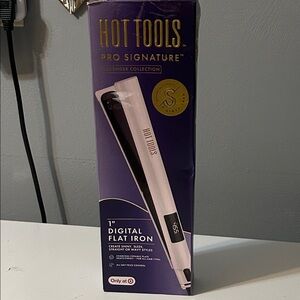 Pro Signature Hot Flat Iron NWT